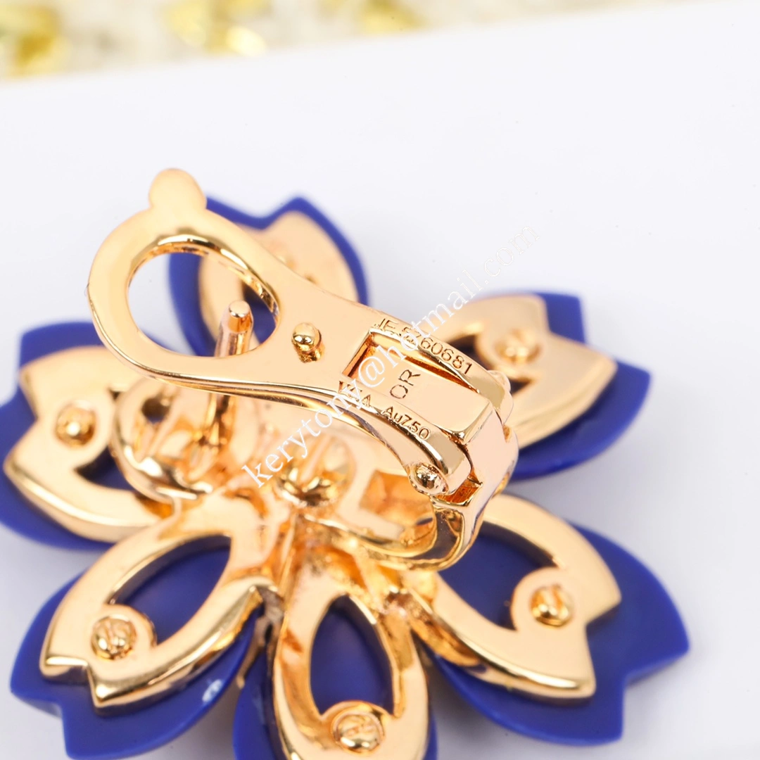 Hot Selling Van Cleef Arpels Rose de Noel Clip Earrings White Blue With Diamonds Replica