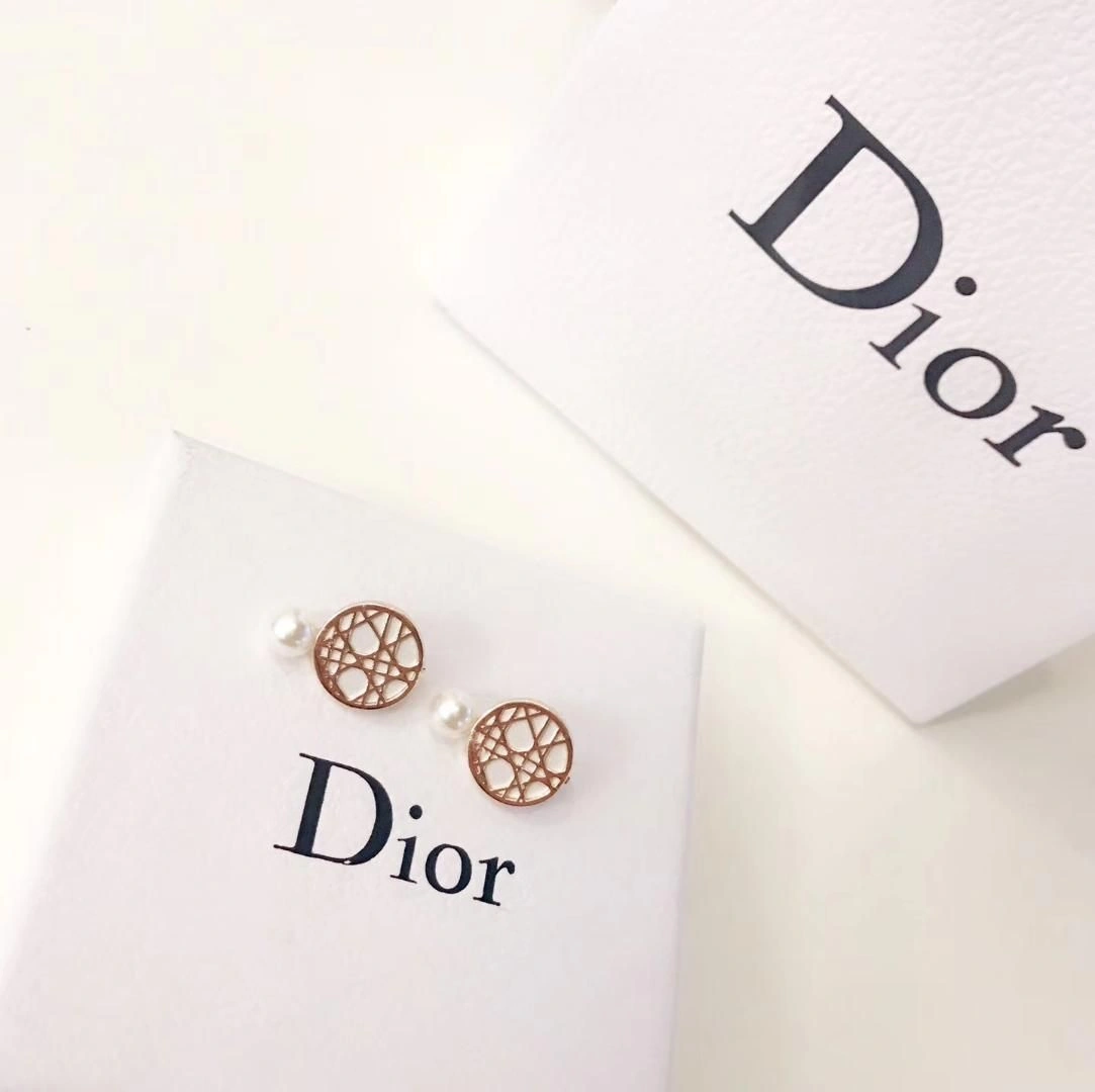 Latest Fashion Dior White Pearl Rounded Yellow Gold Openwork Clip Earrings For Girls Best Gift