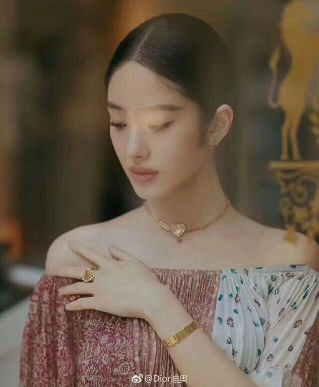 Low Price Dior L’Amour Avenir Heart Motif Charming Star Pendant Female Brass Diamonds Choker N0969LAVCY_D908