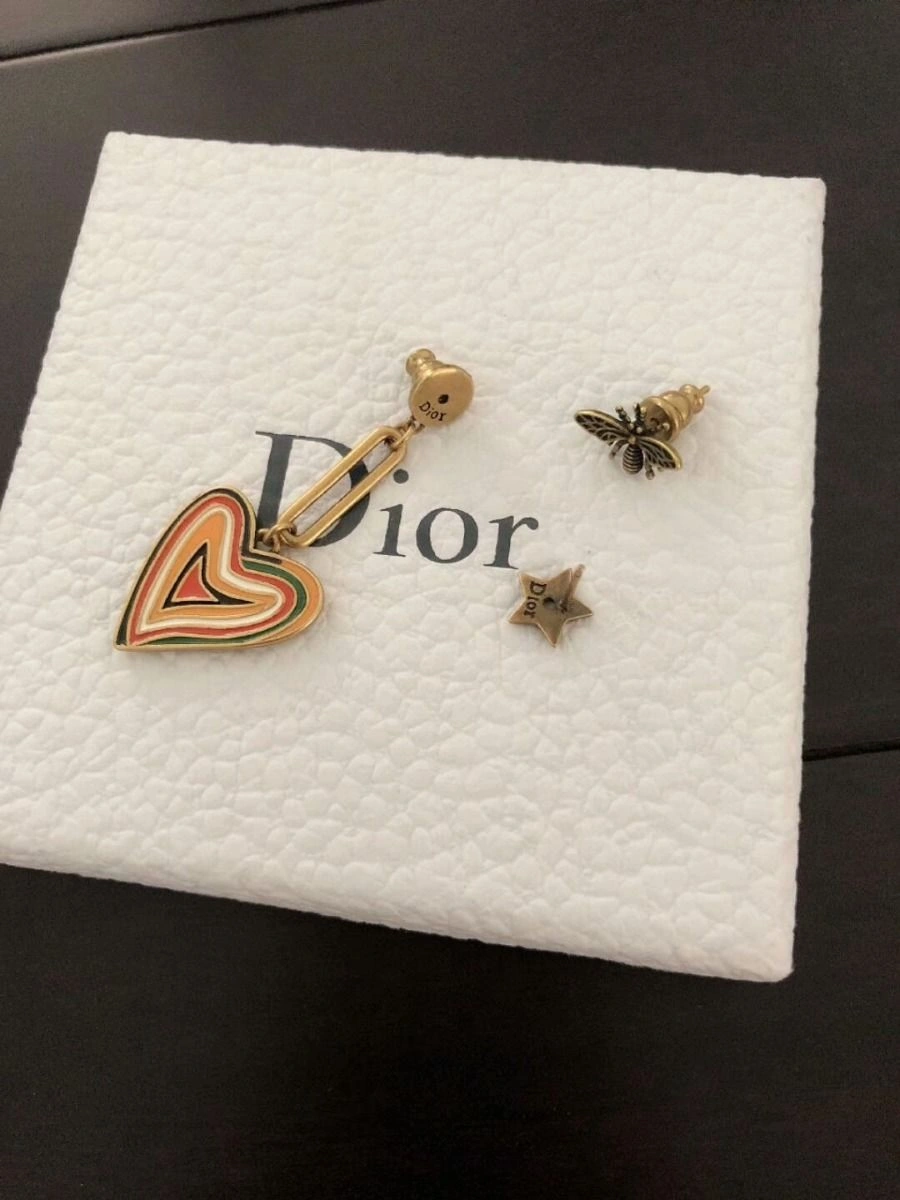 Most Fashion Womens Dior Dioramour Multicolor Heart Motif Pendant Star-Bee Asymmetric Brass Earrings E0936DMRLQ_D919