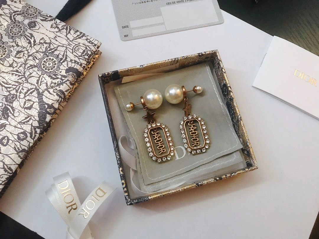 Most Luxury Christian Dior J’ADIOR Rectangular Hollowed-out Pendant Diamonds Edging Women White Pearl Earrings UK