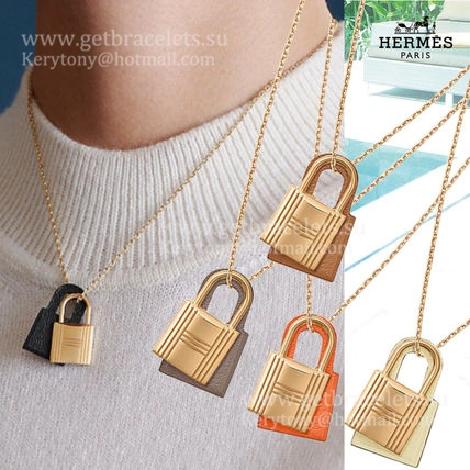 New Style Hermes O’Kelly Pendant in Swift Calfskin with Yellow Gold Plated