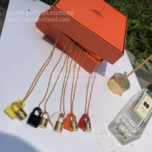 New Style Hermes O’Kelly Pendant in Swift Calfskin with Yellow Gold Plated