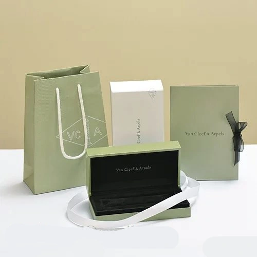 Original Copy Van Cleef & Arpels Bracelets Box (Complete set of price