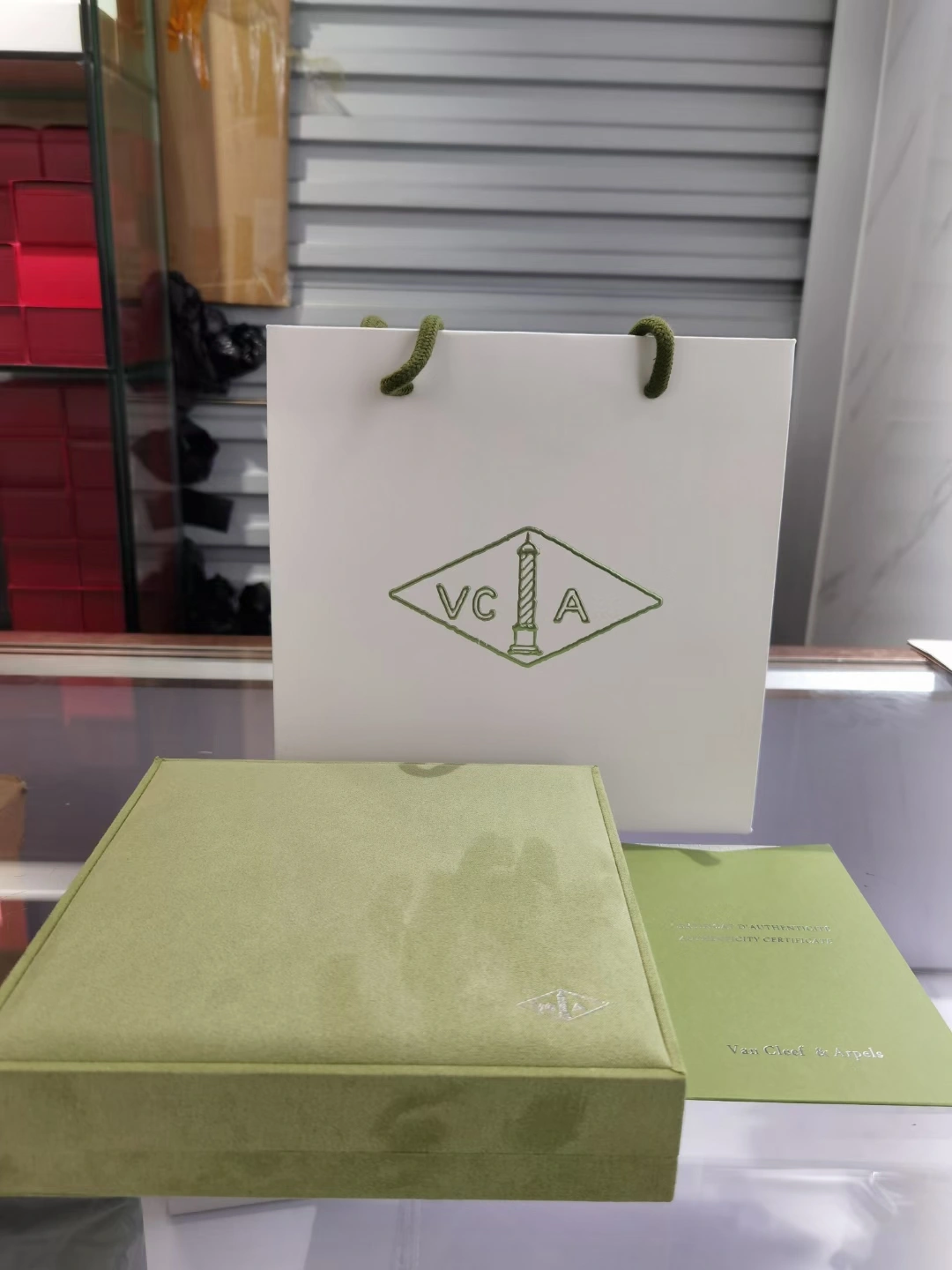 Original Copy Van Cleef & Arpels Long Necklace Packaging (Complete set of price