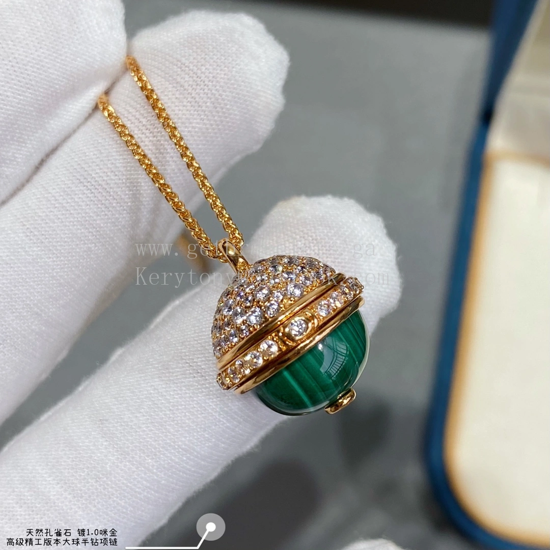 Piaget Possession Pendant Malachite Cabochon with Pave Diamonds Rose Gold