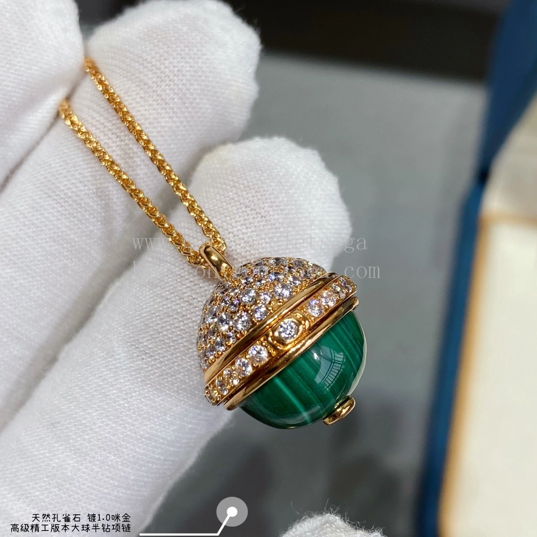 Piaget Possession Pendant Malachite Cabochon with Pave Diamonds Rose Gold