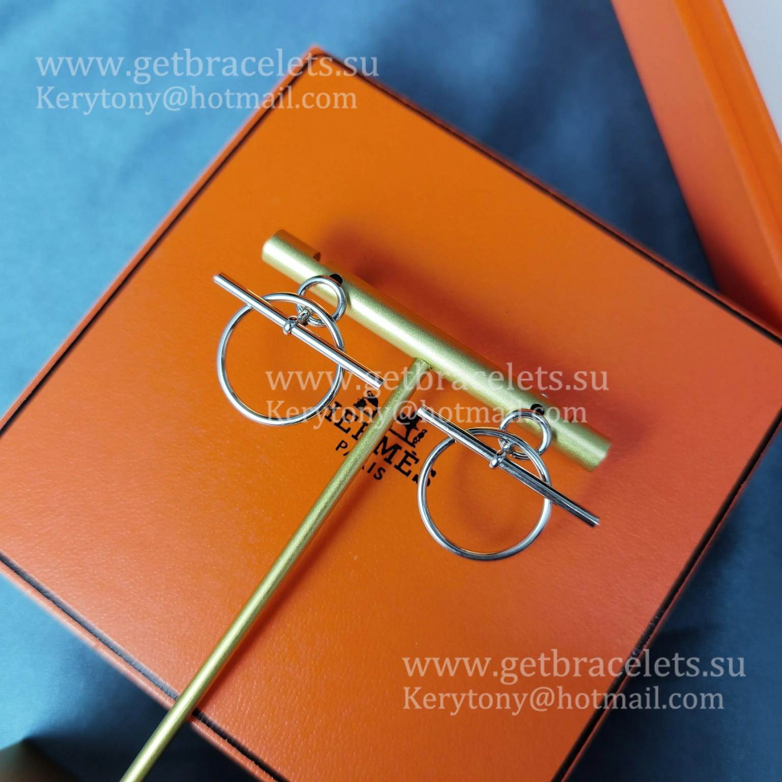 Price Online Hermes Loop Graphic Earrings White Gold