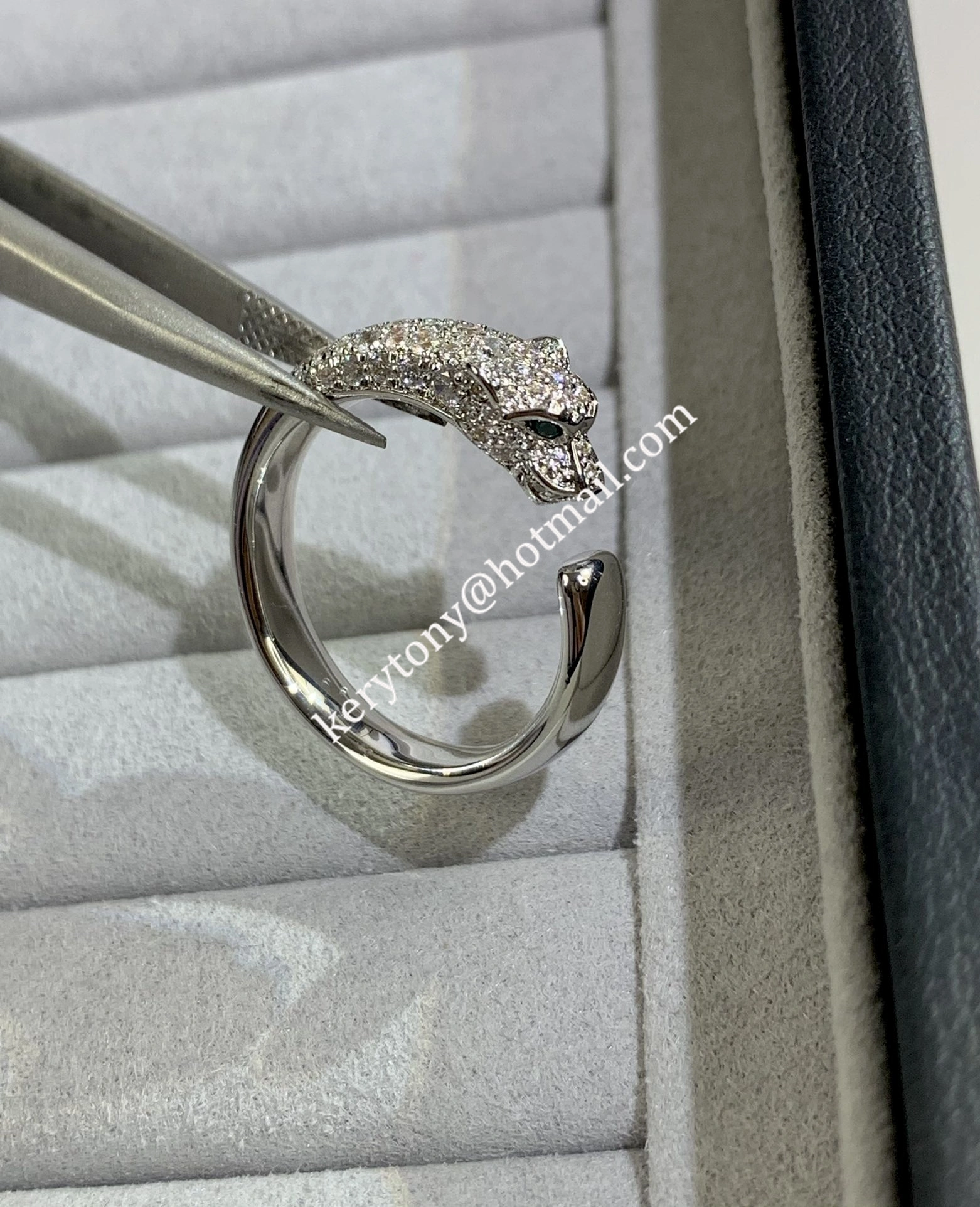 Replica Summer Fashion Panthere de Cartier Ring White Gold Yellow Gold Rose Gold Emeralds Onyx and Emeralds With Diamonds