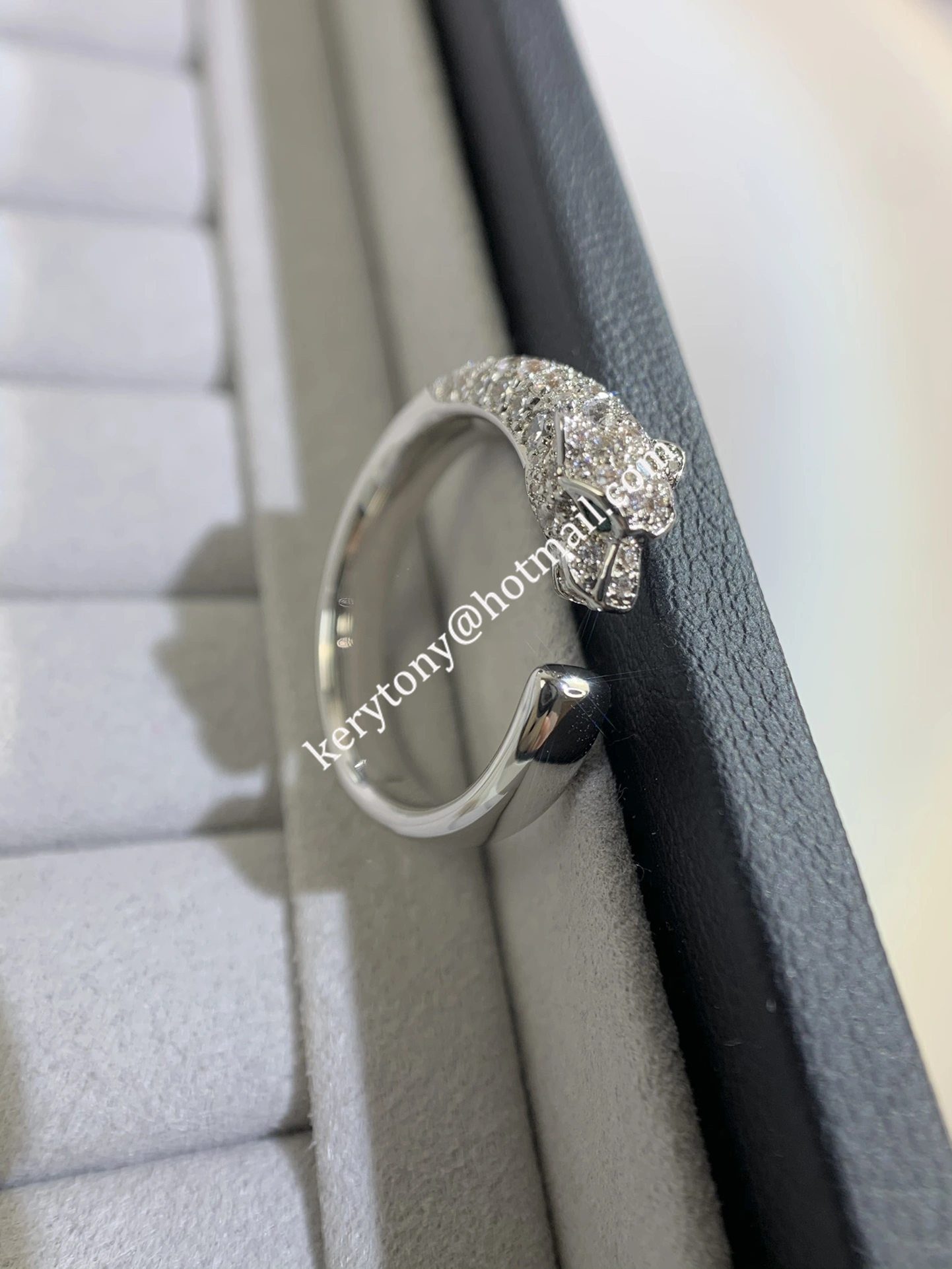 Replica Summer Fashion Panthere de Cartier Ring White Gold Yellow Gold Rose Gold Emeralds Onyx and Emeralds With Diamonds