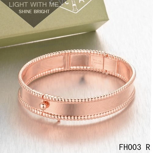 Replica Van Cleef And Arpels Perlee Signature In Pink Gold Bracelet-Small Model