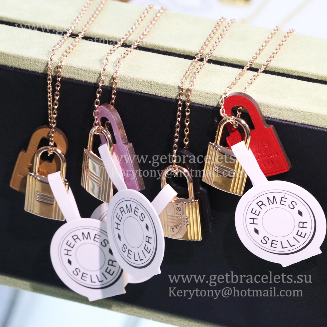 Top Hermes O’Kelly Pendant in Swift Calfskin with Gold Plated Hardware