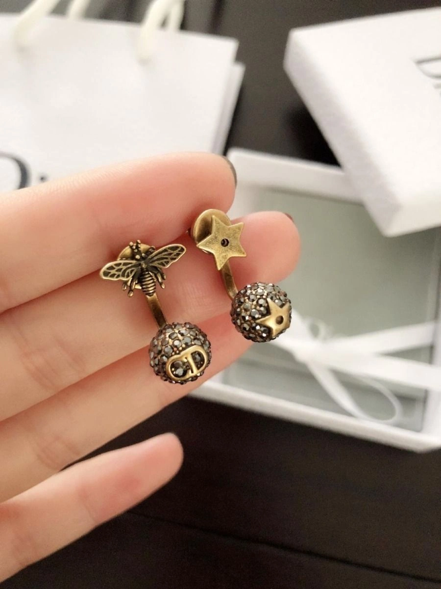 Top Sale Dior Vintage Brass Asymmetric Bee-Star CD Spherical Pendant Ladies Diamonds Earrings Price List