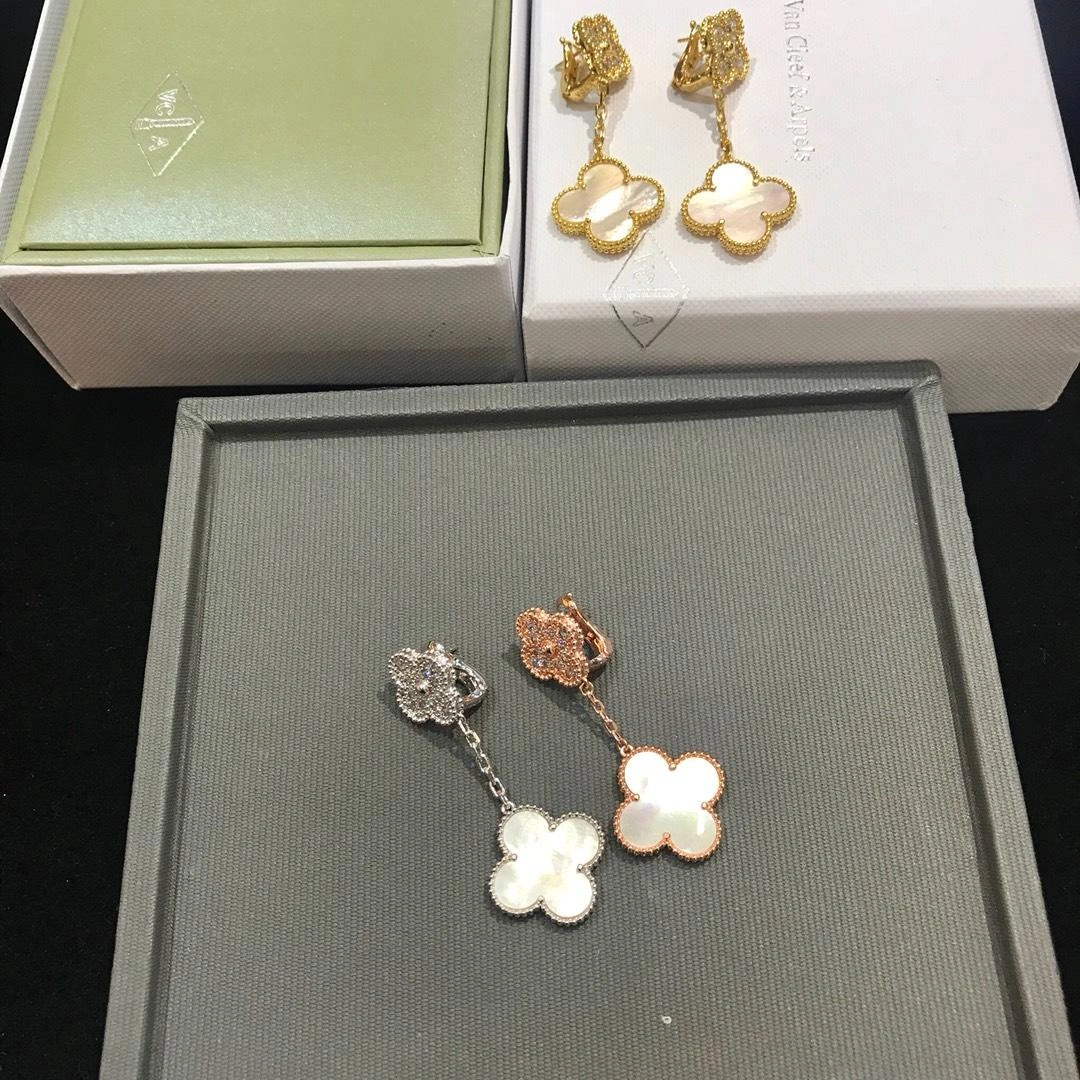 Van Cleef & Arpels Magic Alhambra Earrings 2 motifs Mother-of-pearl with Diamonds