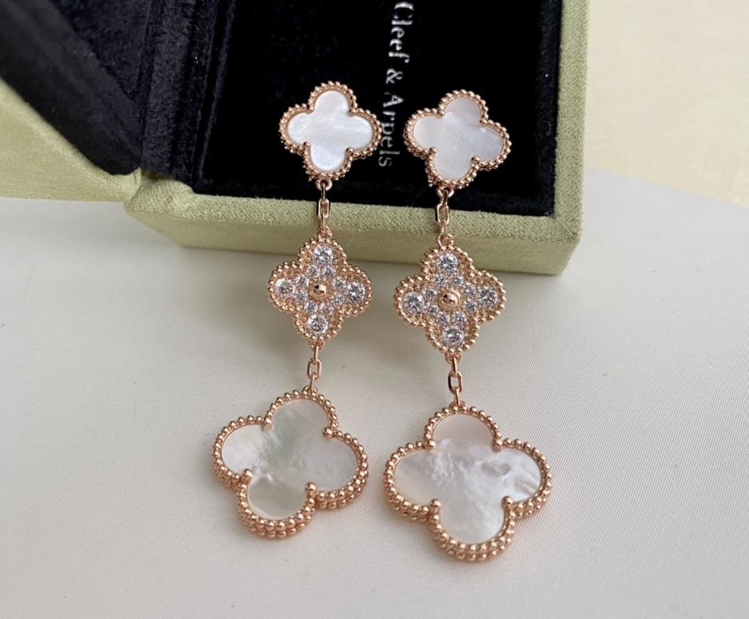 Van Cleef & Arpels Magic Alhambra Earrings 3 Motifs With Diamonds