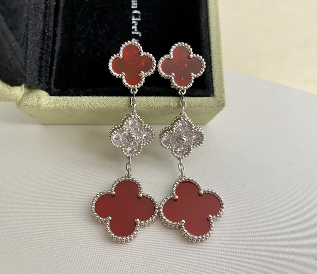Van Cleef & Arpels Magic Alhambra Earrings 3 Motifs With Diamonds