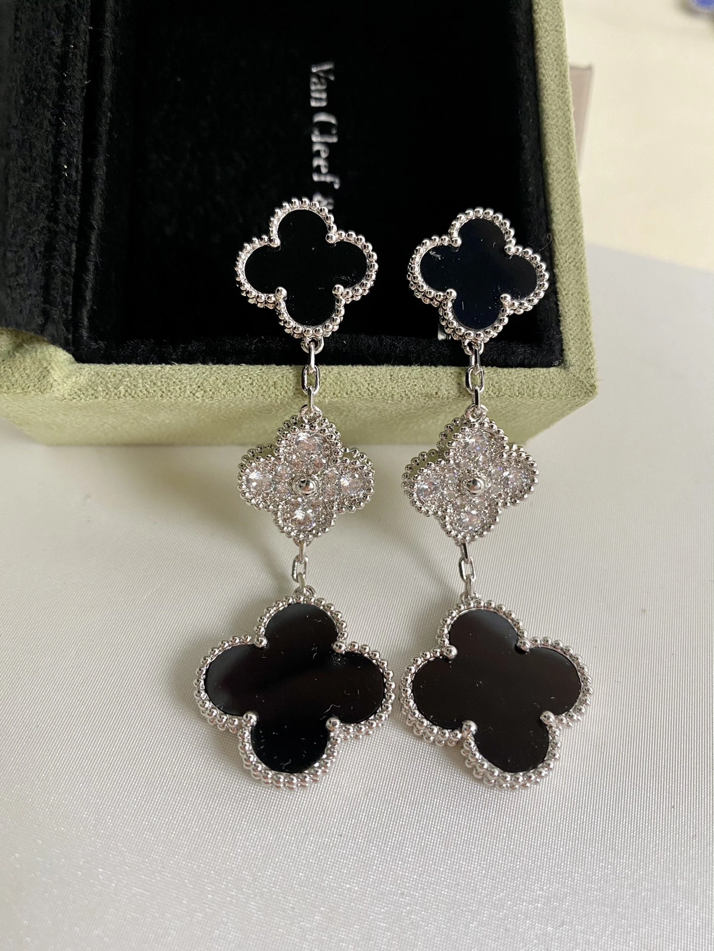 Van Cleef & Arpels Magic Alhambra Earrings 3 Motifs With Diamonds