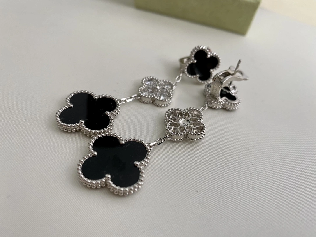 Van Cleef & Arpels Magic Alhambra Earrings 3 Motifs With Diamonds