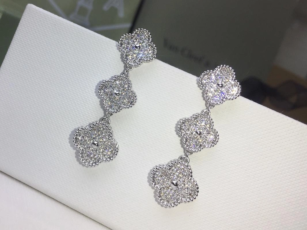 Van Cleef & Arpels Magic Alhambra Earrings 3 Motifs With Pave Diamond