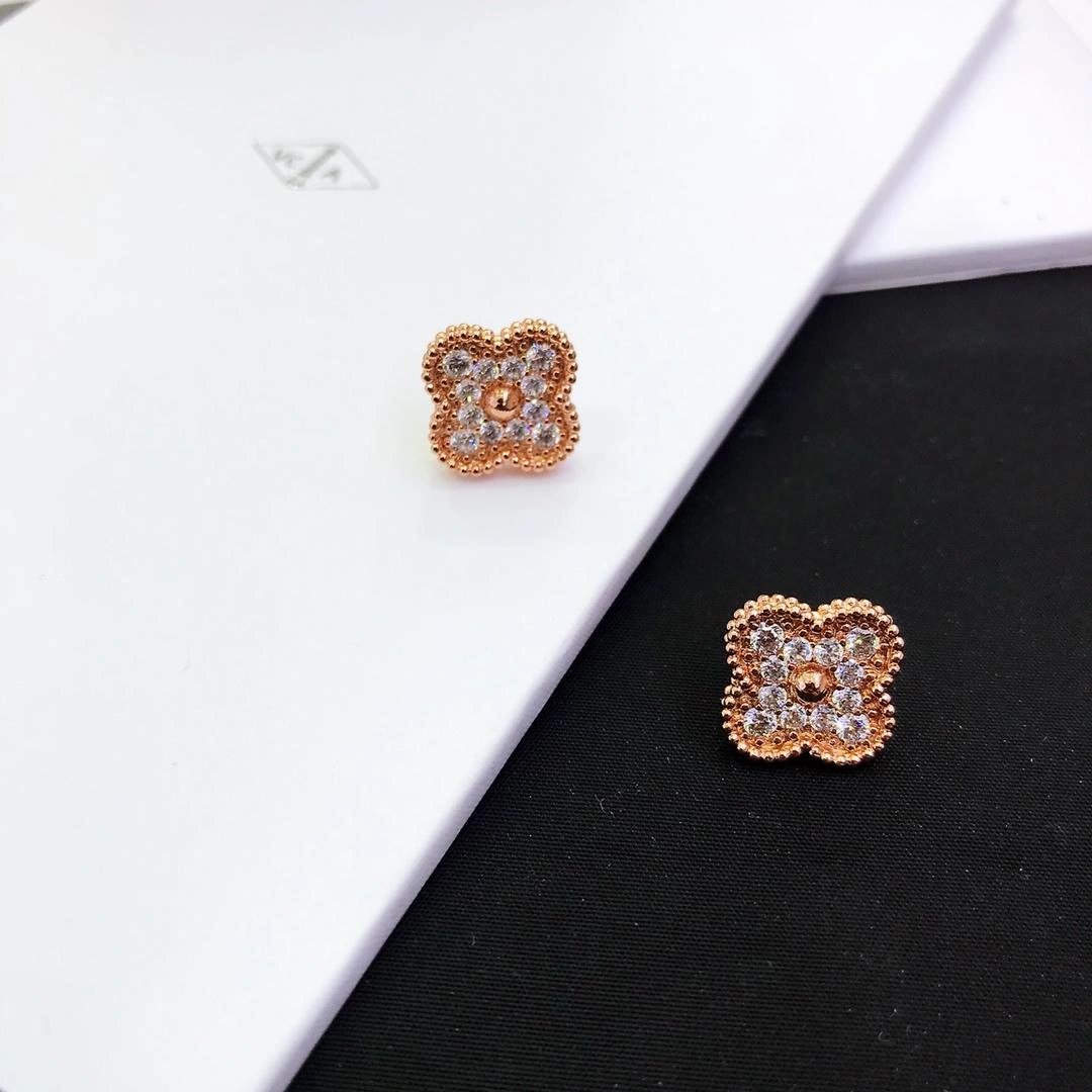 Van Cleef & Arpels Magic Vintage Earrings With Diamond 3 Colors
