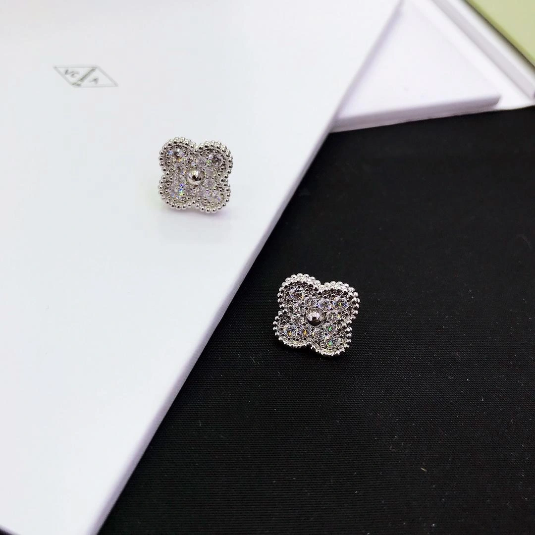 Van Cleef & Arpels Magic Vintage Earrings With Diamond 3 Colors