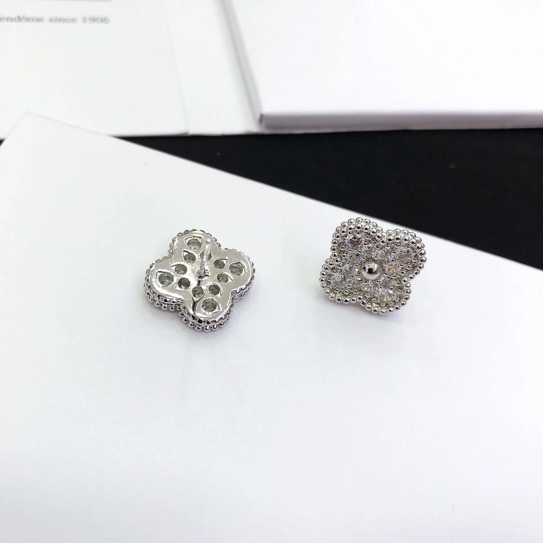 Van Cleef & Arpels Magic Vintage Earrings With Diamond 3 Colors