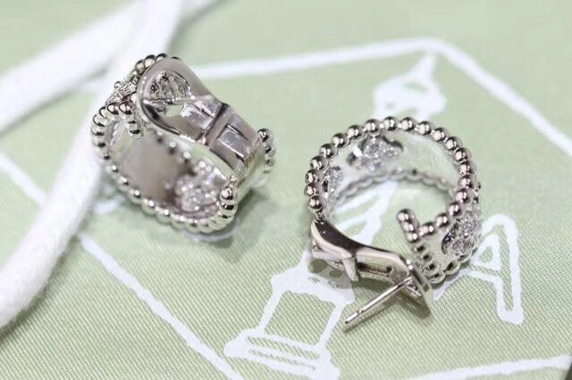 Van Cleef & Arpels Perlee Clovers Hoop Earrings White Gold Diamond