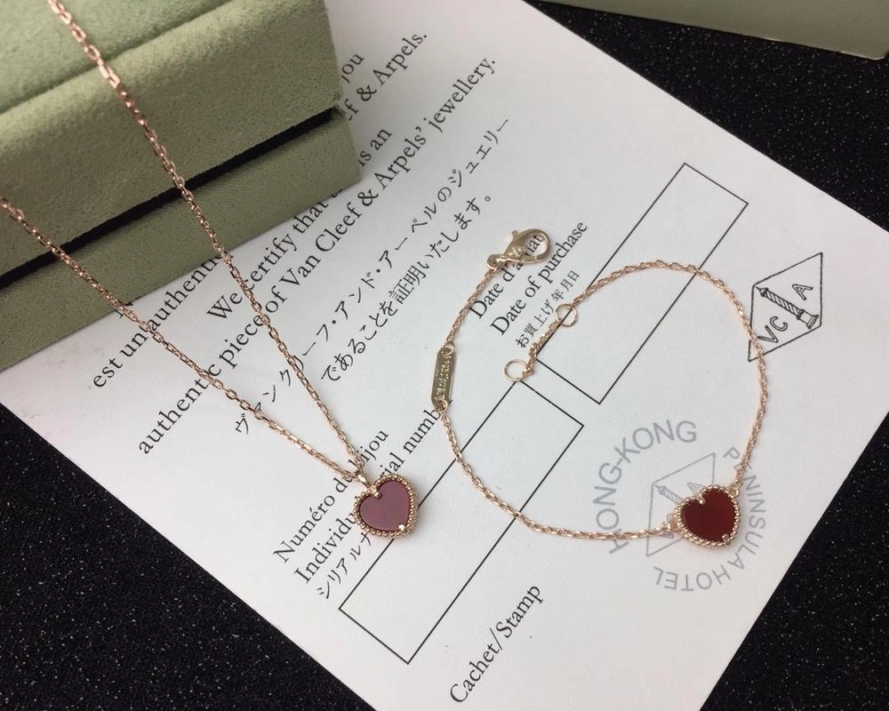 Van Cleef & Arpels Sweet Alhambra Heart Bracelet Pink Gold Carnelian