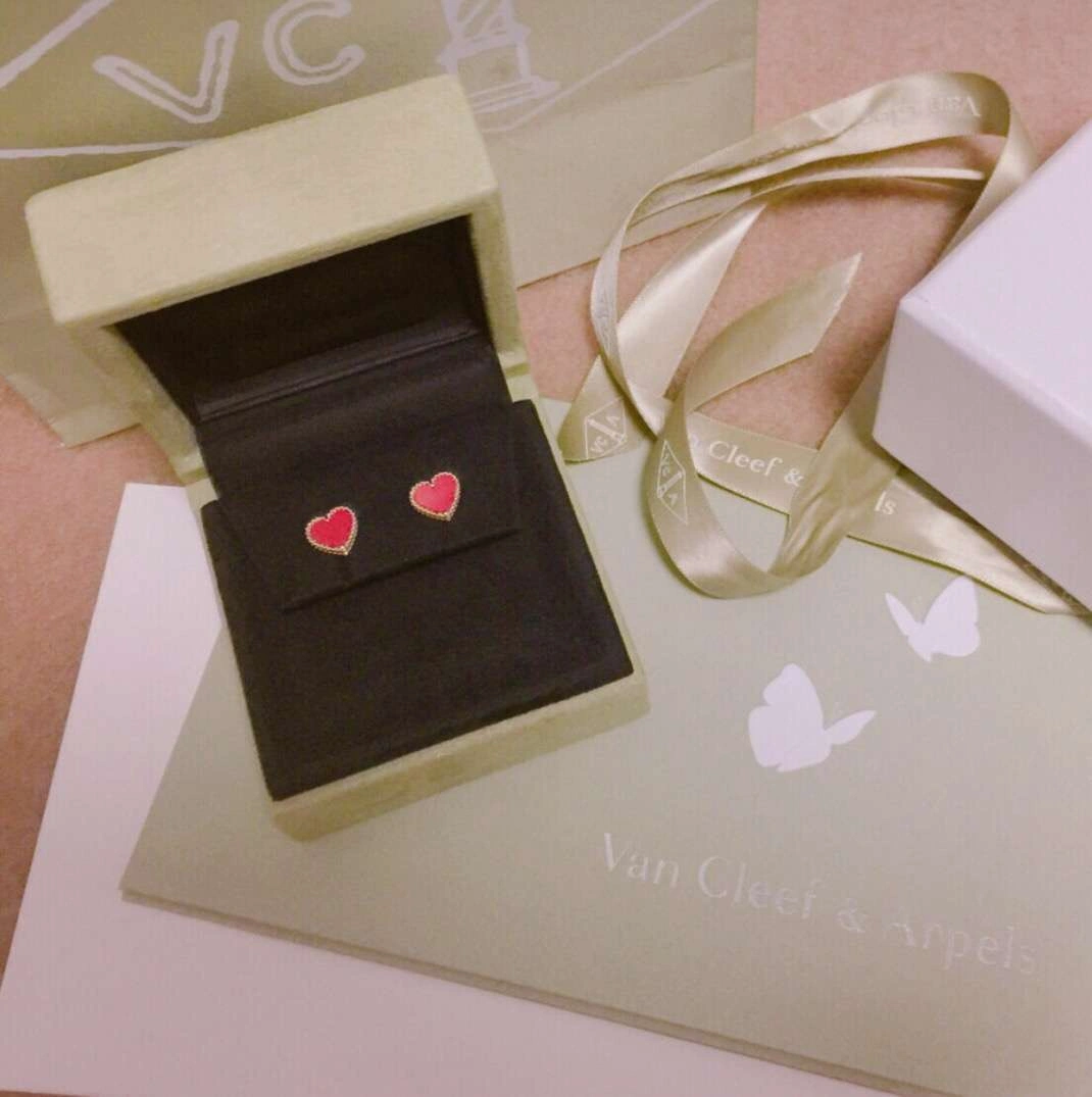 Van Cleef & Arpels Sweet Alhambra Heart Earring Pink Gold Carnelian