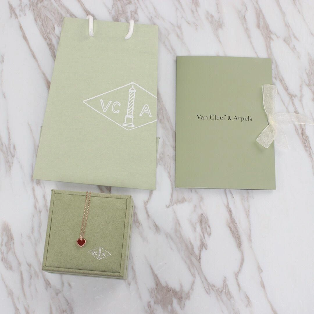 Van Cleef & Arpels Sweet Alhambra Heart Pendant Pink Gold Carnelian