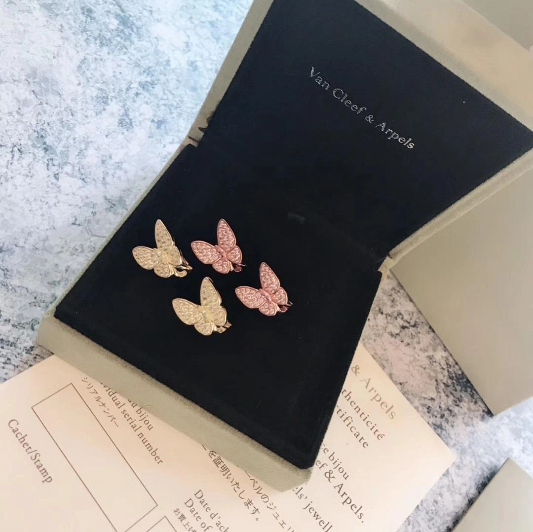 Van Cleef & Arpels Two Butterfly Earrings with 70 Diamonds 3 Colors