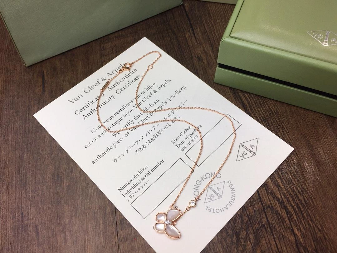 Van Cleef & Arpels Two Butterfly Pendant Mother-of-pearl Diamond