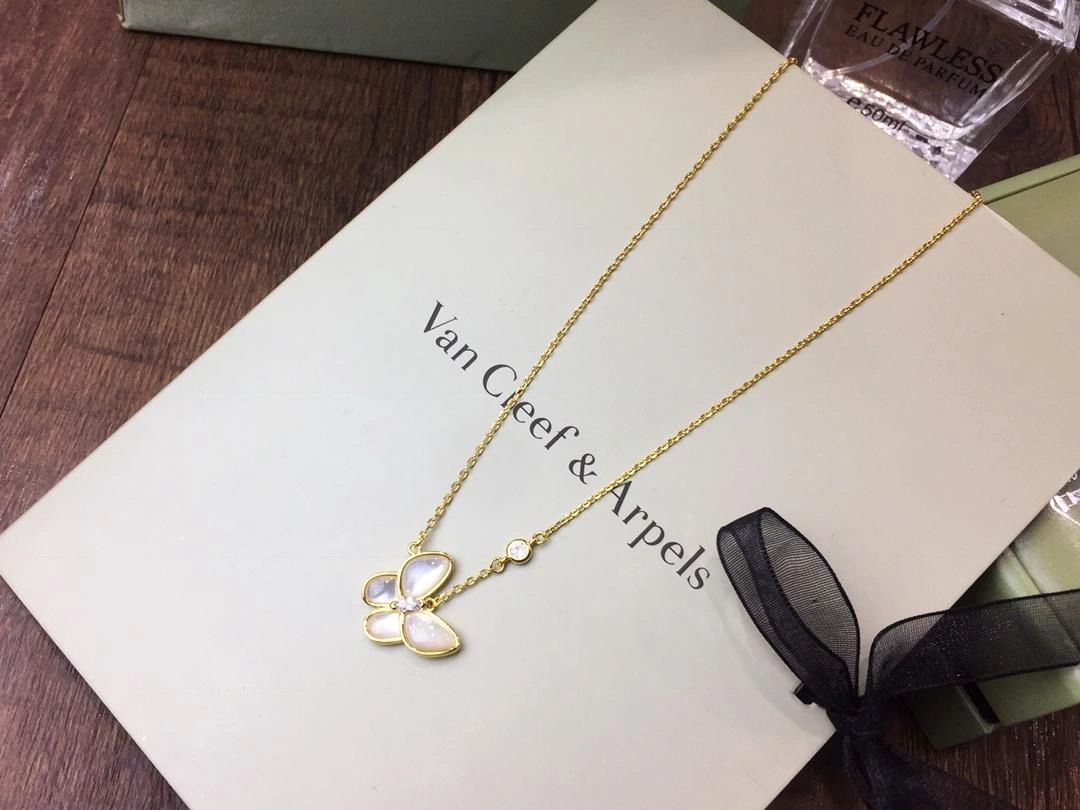 Van Cleef & Arpels Two Butterfly Pendant Mother-of-pearl Diamond