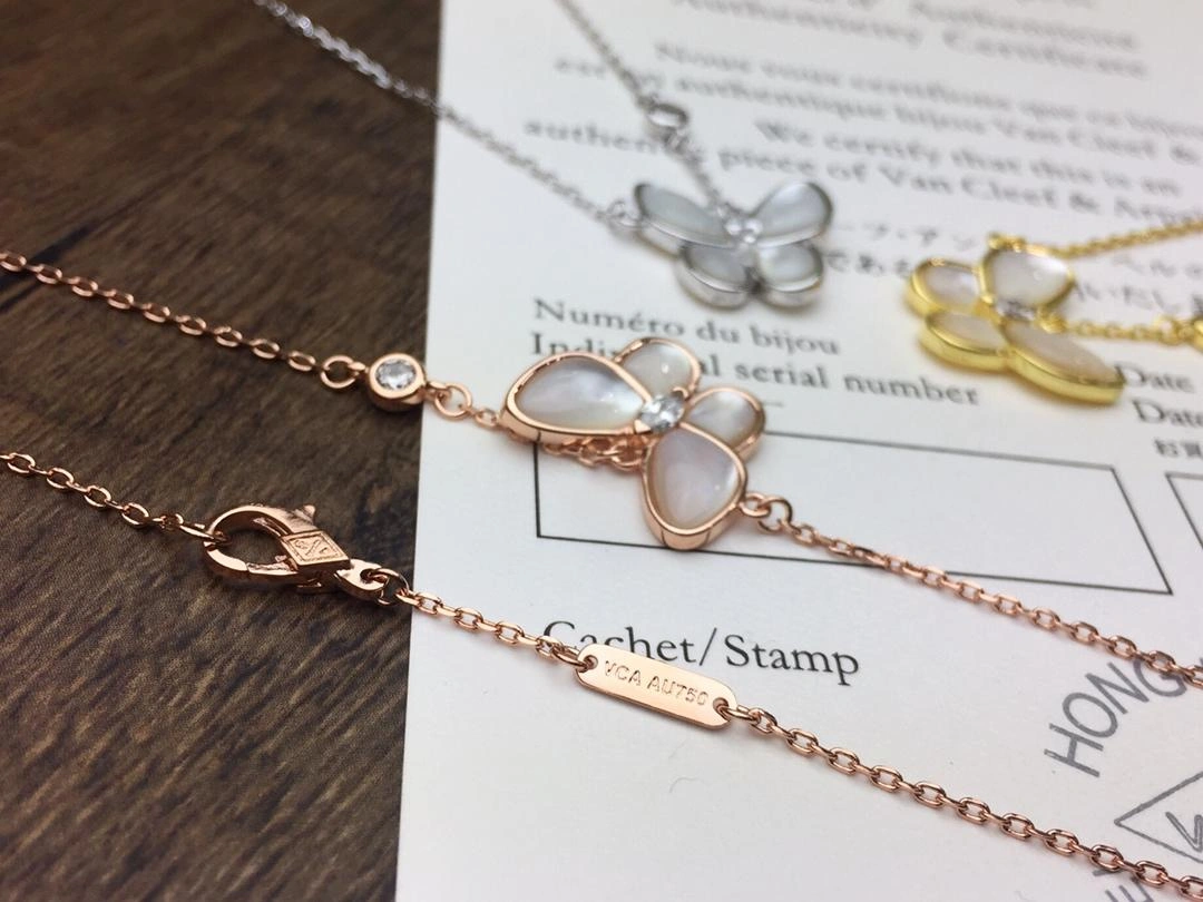 Van Cleef & Arpels Two Butterfly Pendant Mother-of-pearl Diamond