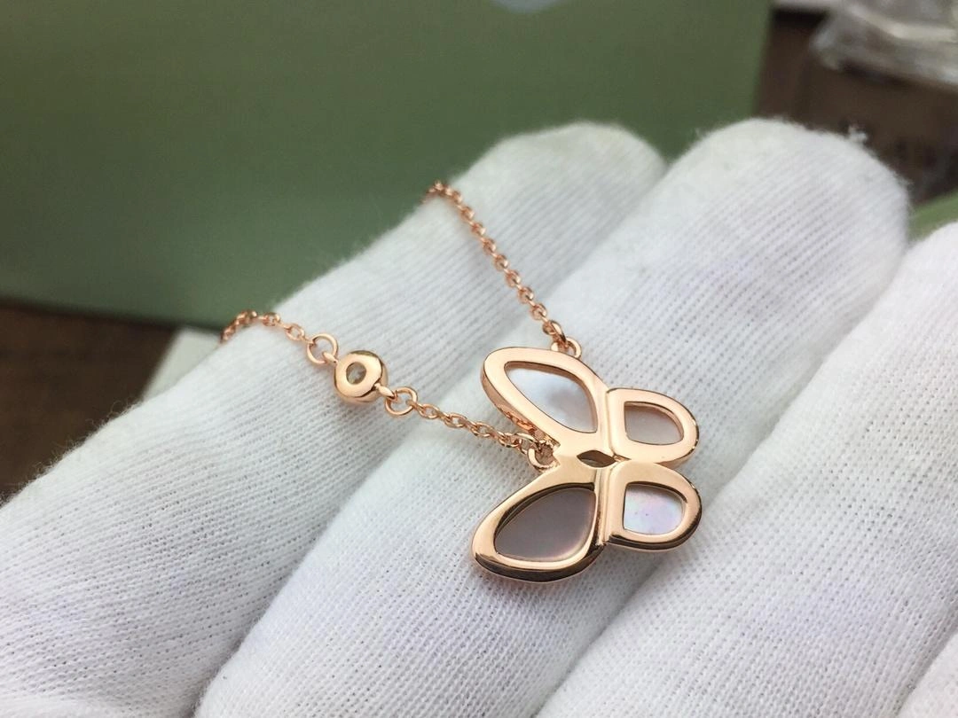 Van Cleef & Arpels Two Butterfly Pendant Mother-of-pearl Diamond