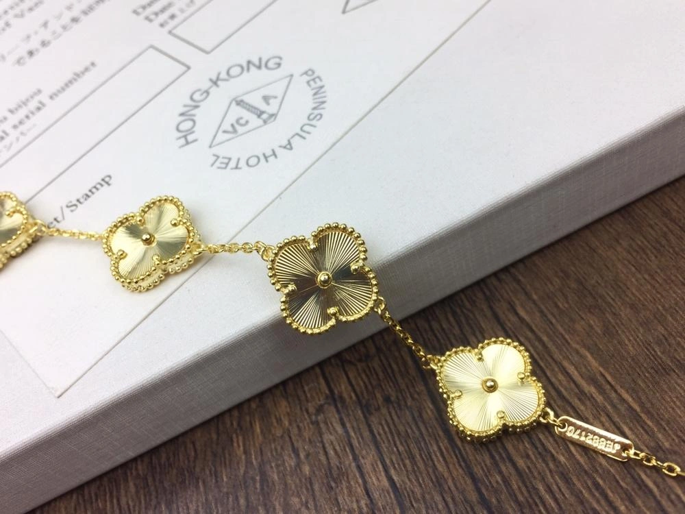 Van Cleef & Arpels Vintage Alhambra Bracelet 5 Motifs Guilloche Yellow Gold