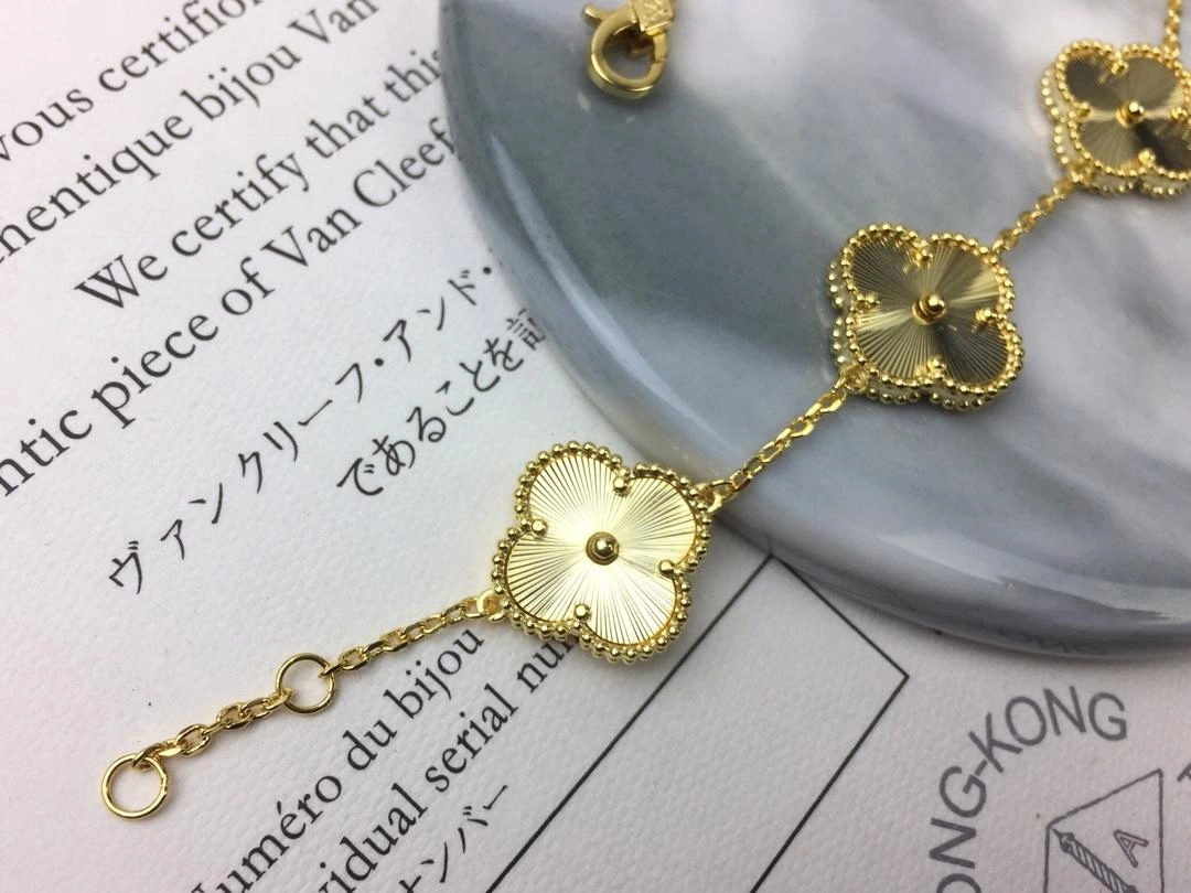 Van Cleef & Arpels Vintage Alhambra Bracelet 5 Motifs Guilloche Yellow Gold