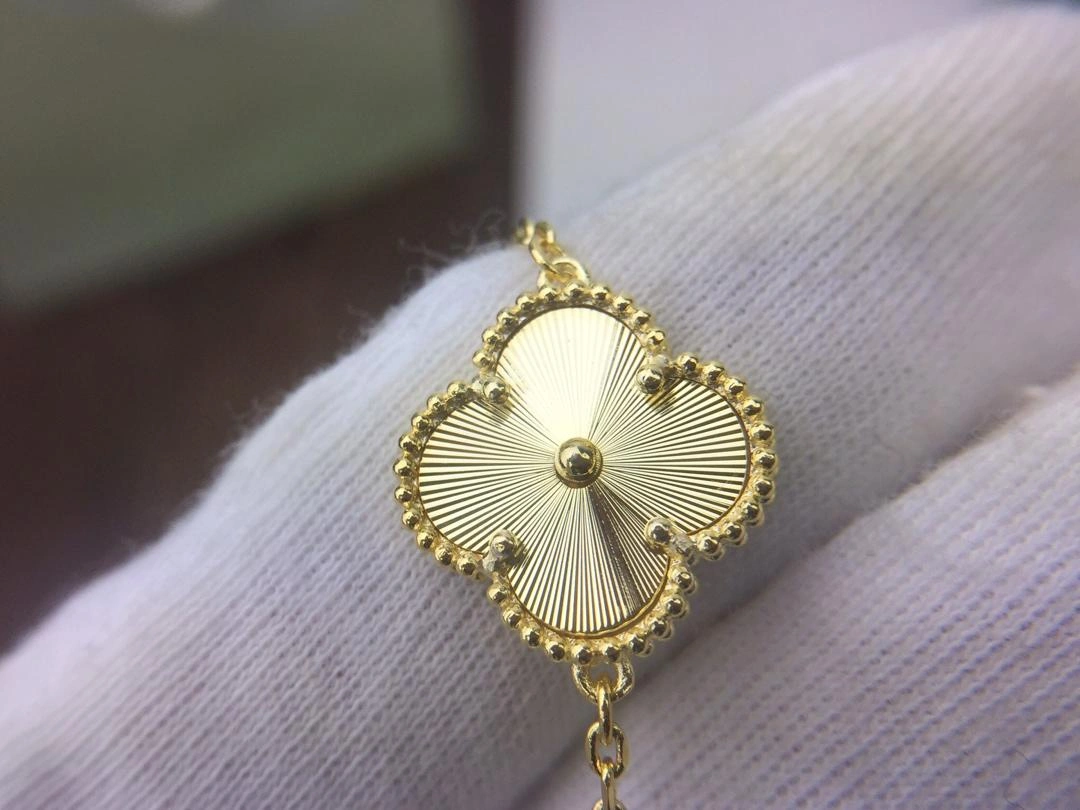 Van Cleef & Arpels Vintage Alhambra Bracelet 5 Motifs Guilloche Yellow Gold