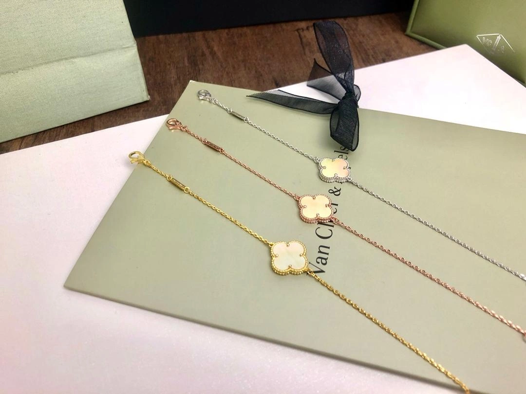 Van Cleef & Arpels Vintage Alhambra Bracelet Yellow Gold Mother-of-Pearl