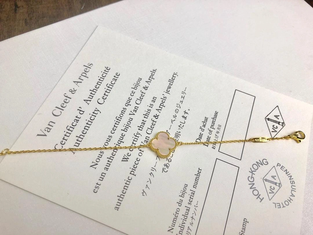 Van Cleef & Arpels Vintage Alhambra Bracelet Yellow Gold Mother-of-Pearl