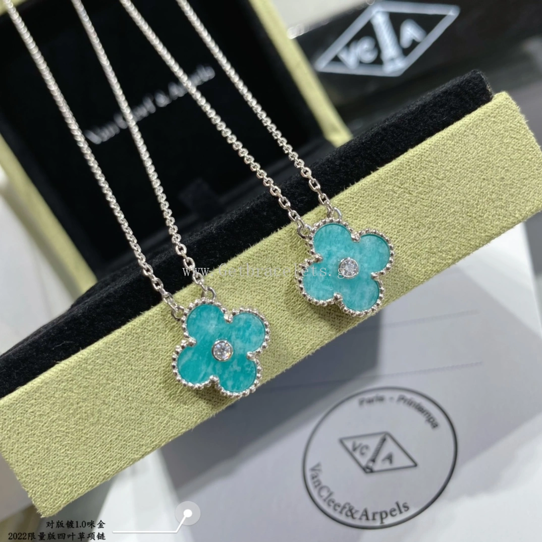 Van Cleef & Arpels Vintage Alhambra Pendant Celadon and White Gold With Diamonds