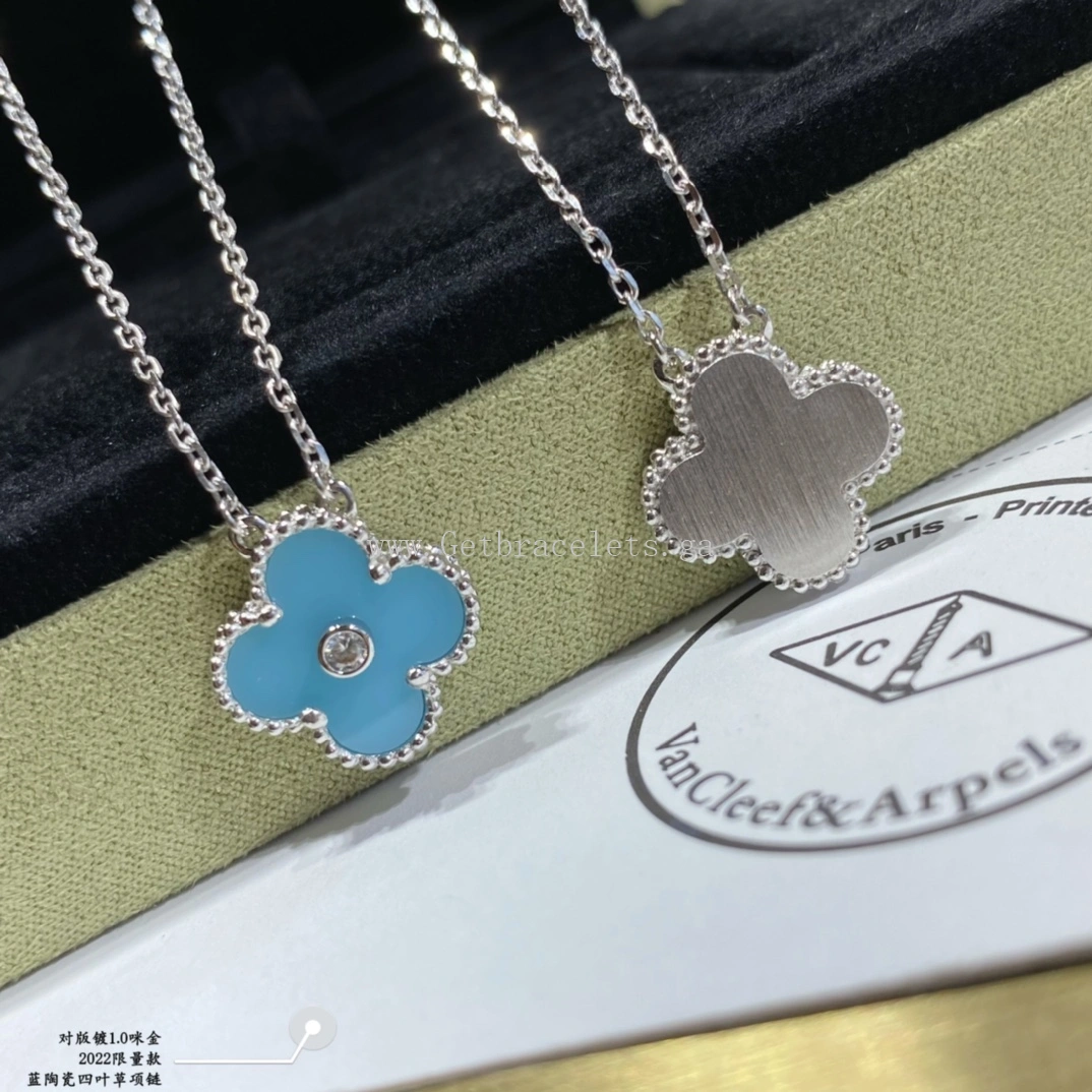 Van Cleef & Arpels Vintage Alhambra Pendant Turquoise and White Gold With Diamonds