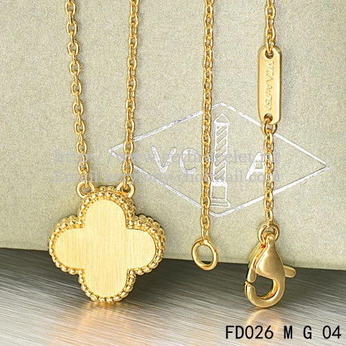 Van Cleef & Arpels Vintage Alhambra Pendant Yellow Gold With Carnelian Mother Of Pearl Round Diamonds