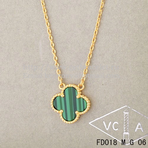 Van Cleef & Arpels Vintage Alhambra Pendant Yellow Gold With Malachite Mother Of Pearl 15mm