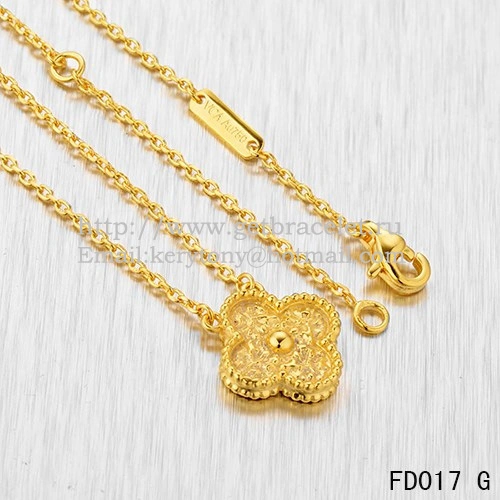 Van Cleef & Arpels Vintage Alhambra Pendant Yellow Gold With Round Diamonds