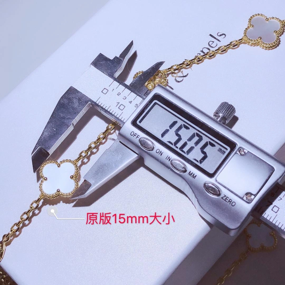 Van Cleef & Arpels Vintage Alhambra long necklace 20 Motifs Mother-of-pearl with Diamond More Color