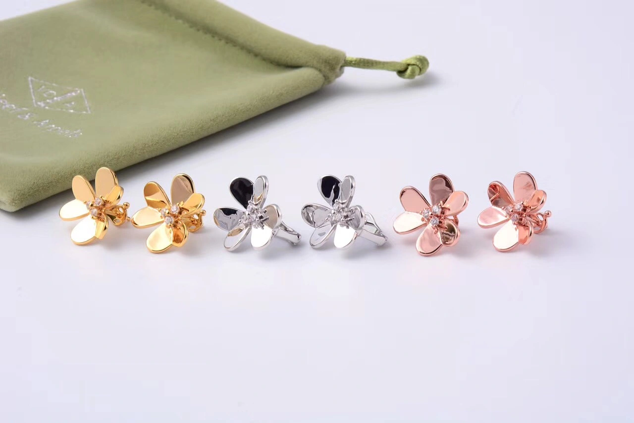 Van Cleef Arpels Frivole Large Earrings With 3 Round Diamonds