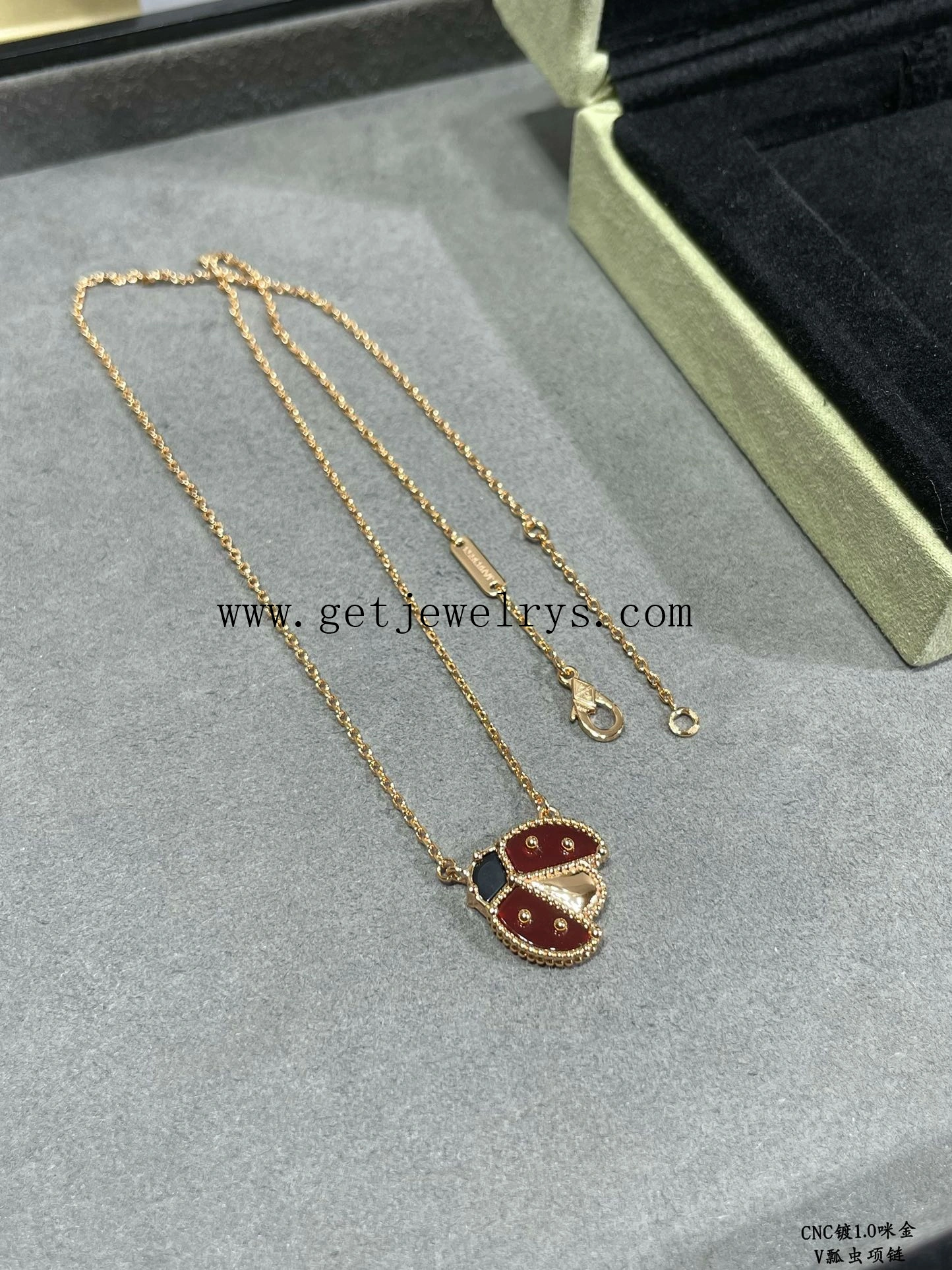 Van Cleef Arpels Lucky Spring Open Wings Ladybug Pendant Carnelian and Onyx Rose Gold