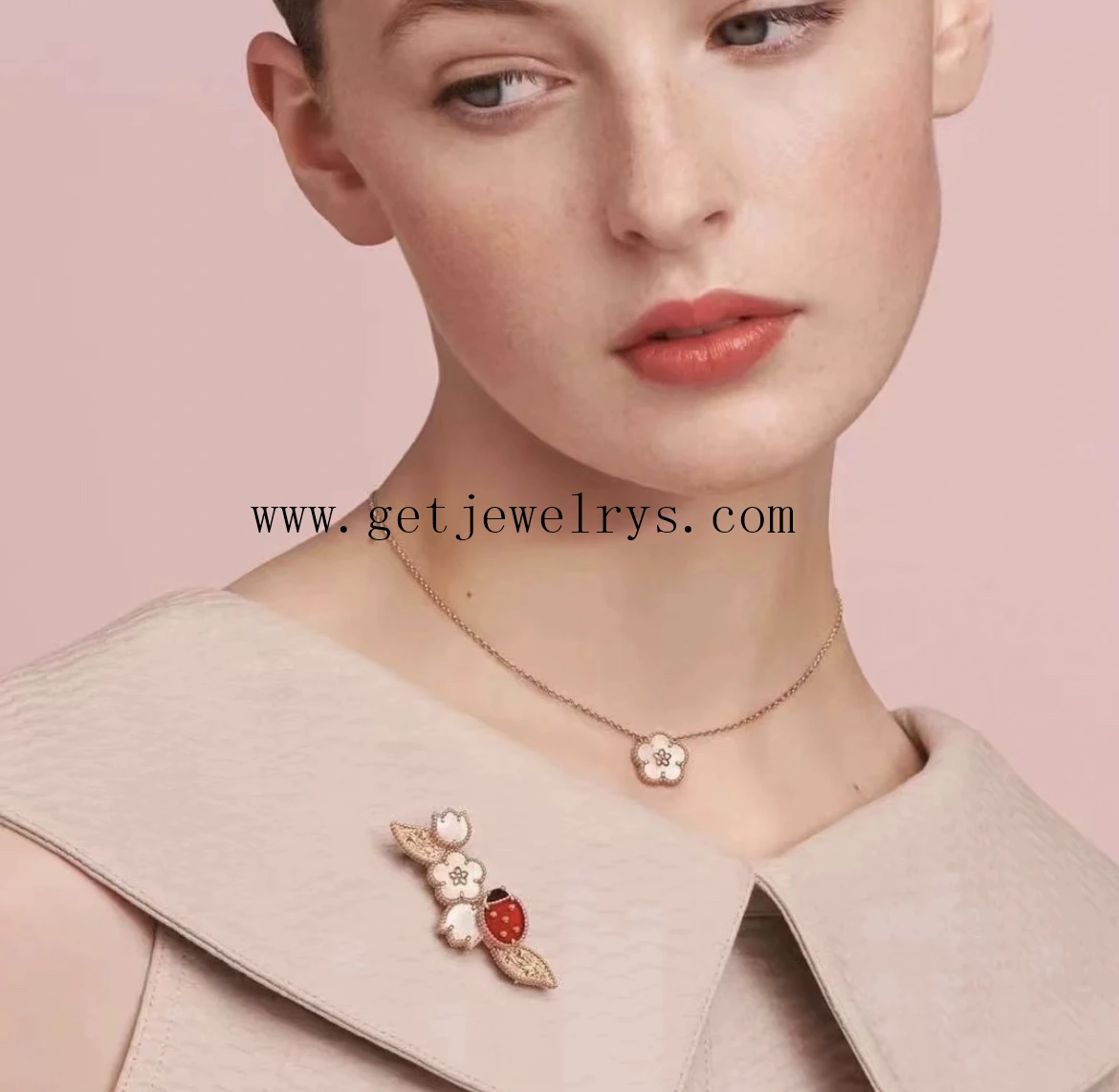 Van Cleef Arpels Lucky Spring Plum Blossom Pendant Mother-of-pearl Rose Gold