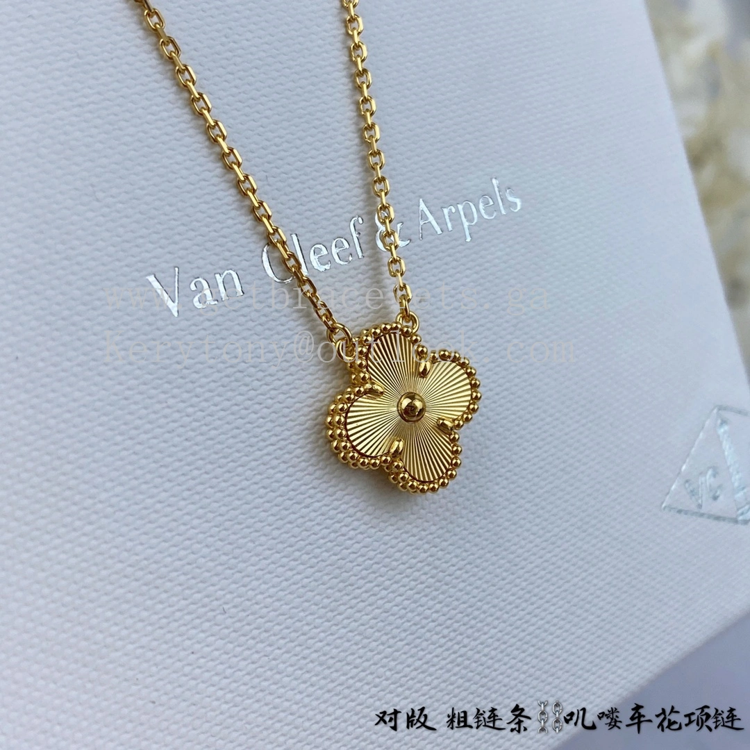 Van Cleef Arpels Sweet Vintage Alhambra Pendant Guilloche Yellow Gold Rose Gold White Gold